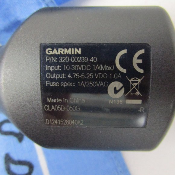 Garmin Nuvi 40LM Navigator + Charger + Mount - Picture 11 of 14